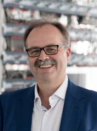 Dipl.-Ing. Hans Jörg Schweinzer Hans Jörg SCHWEINZER, LOYTEC